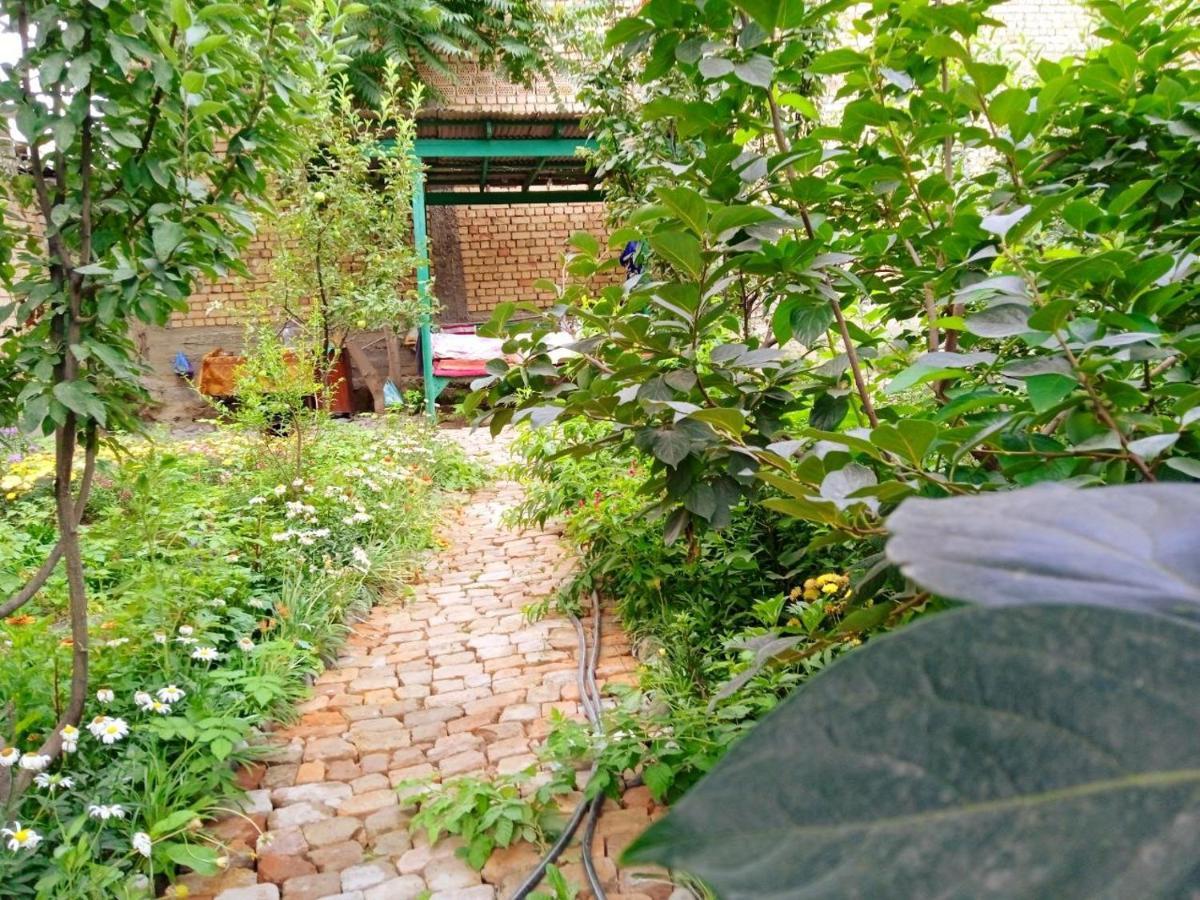 Hotel Be My Guest Osch Exterior foto